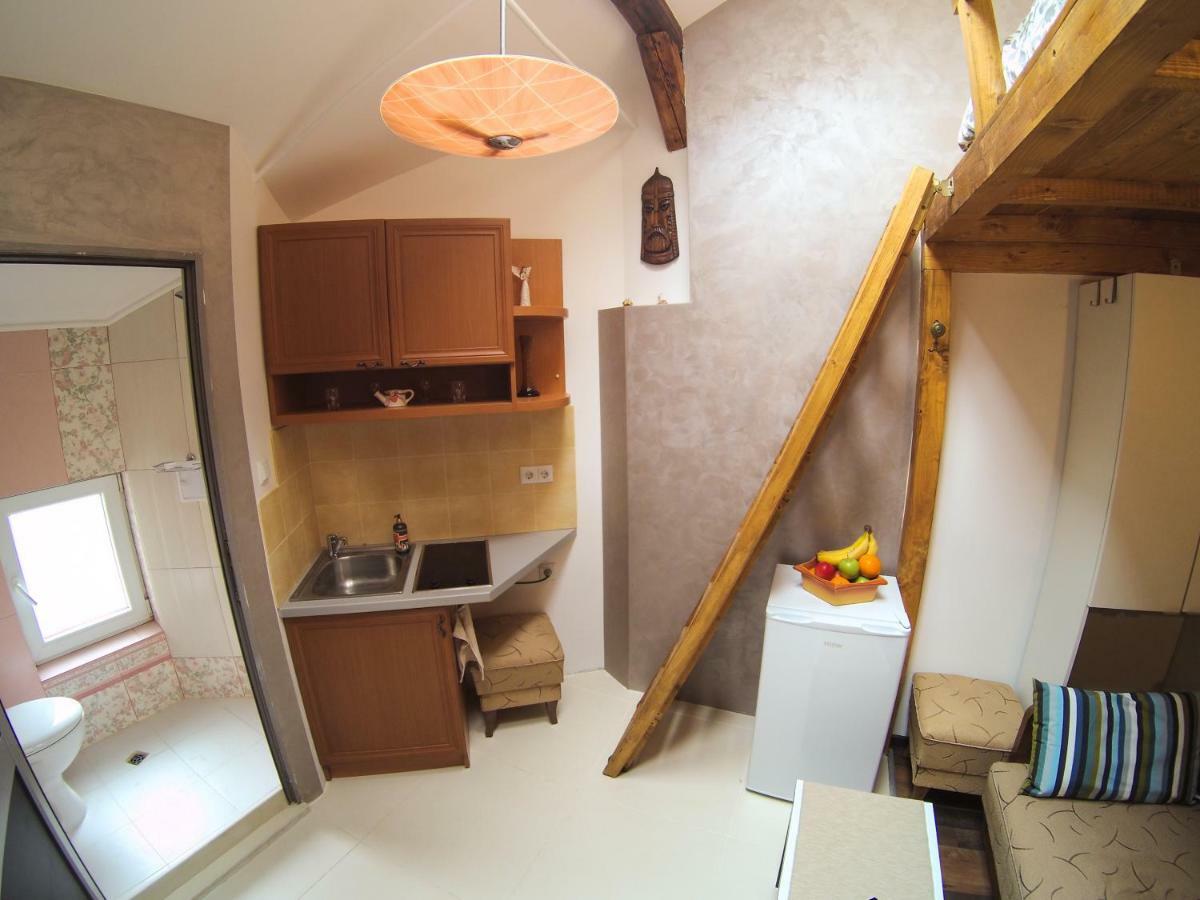 Vitosha Blvd - Attic Studio Sofia Zewnętrze zdjęcie